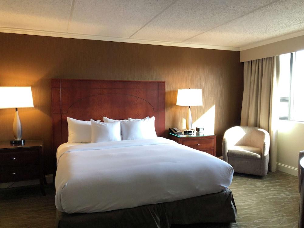 Doubletree By Hilton Akron Fairlawn Exterior foto