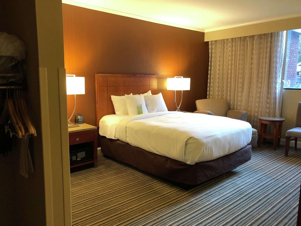 Doubletree By Hilton Akron Fairlawn Exterior foto