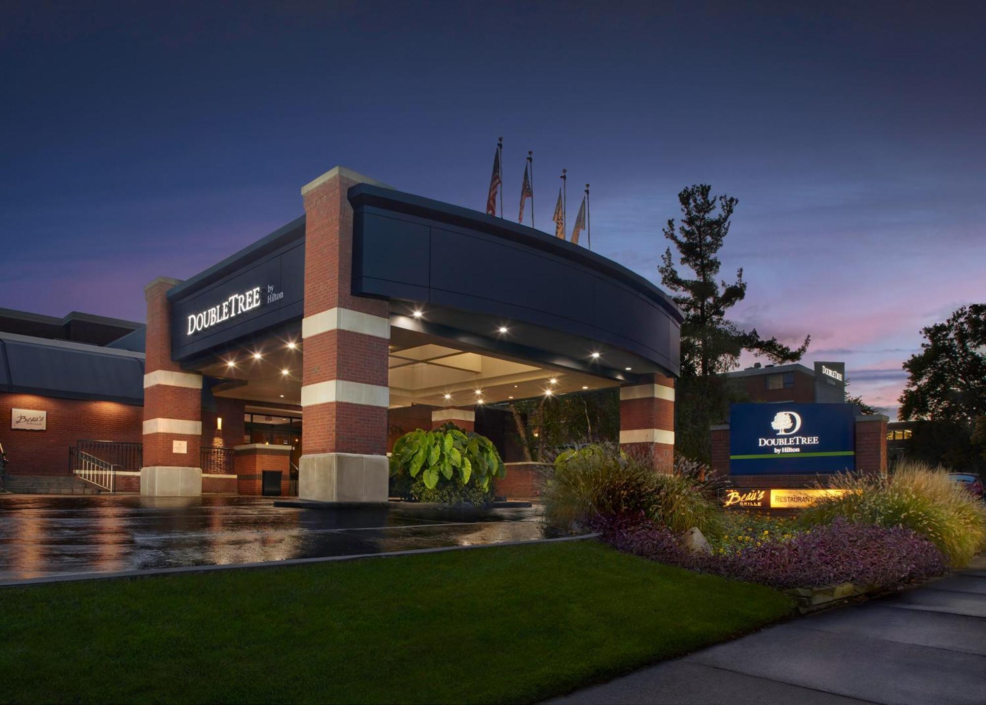 Doubletree By Hilton Akron Fairlawn Exterior foto