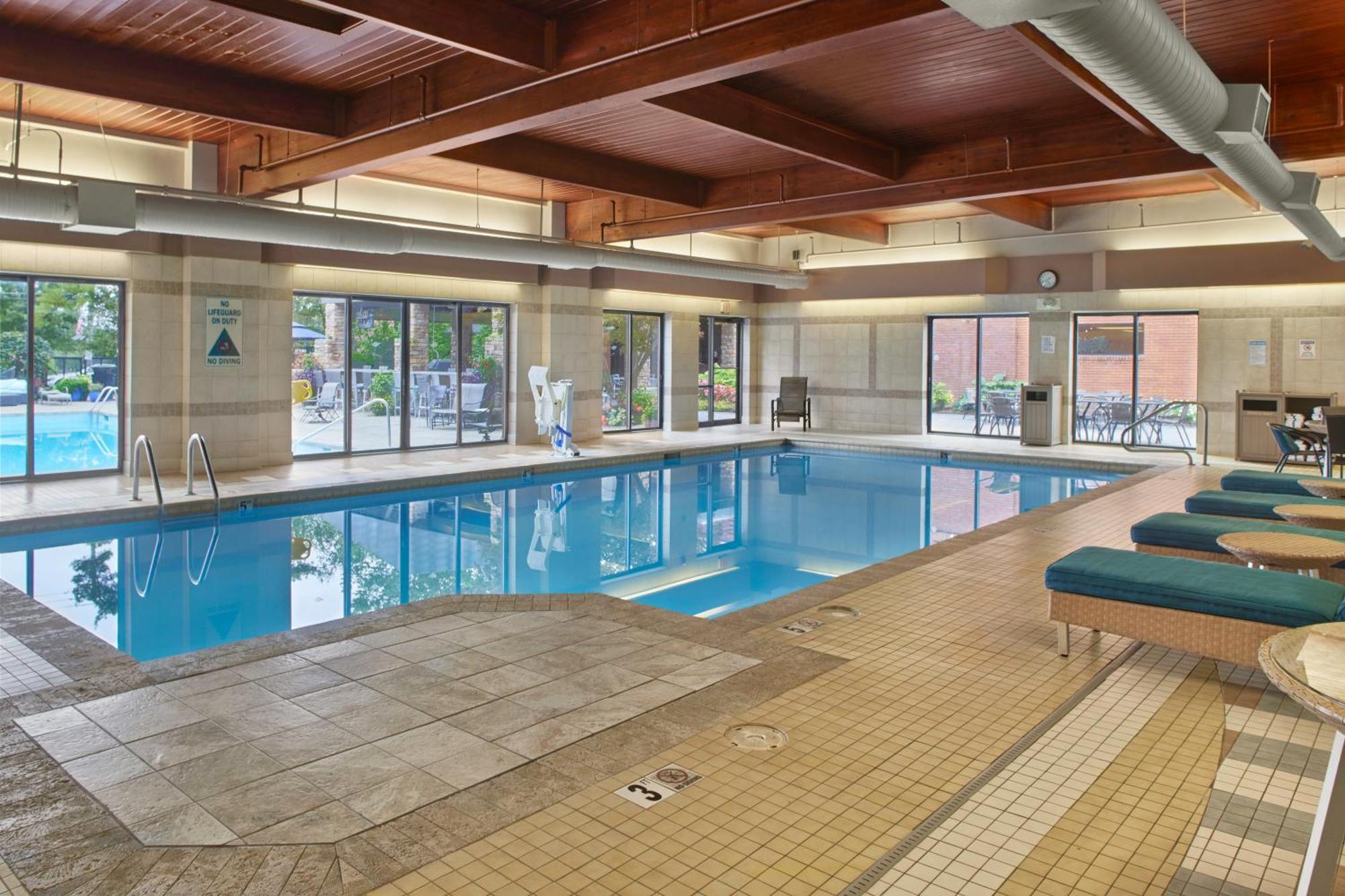 Doubletree By Hilton Akron Fairlawn Exterior foto