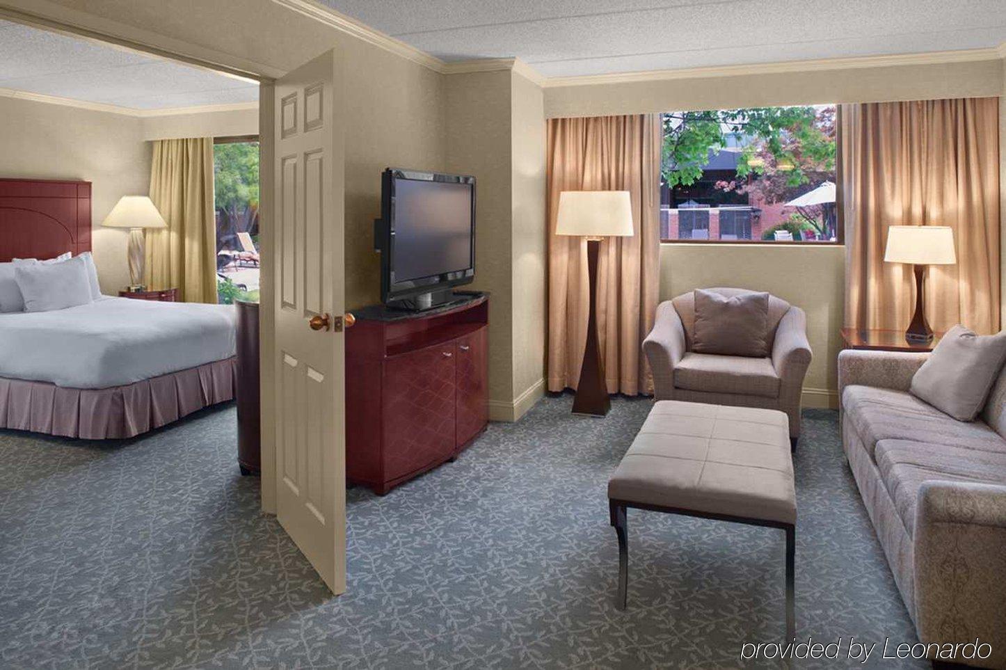 Doubletree By Hilton Akron Fairlawn Habitación foto