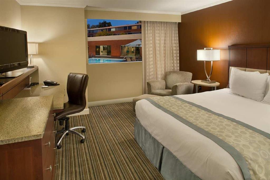 Doubletree By Hilton Akron Fairlawn Habitación foto